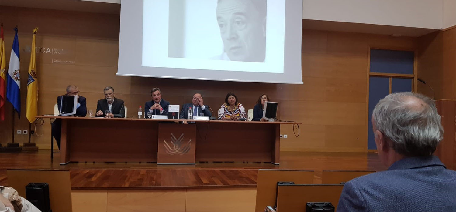 La UCA rinde homenaje al catedrático de Derecho Penal Juan María Terradillos en el Campus de Jerez