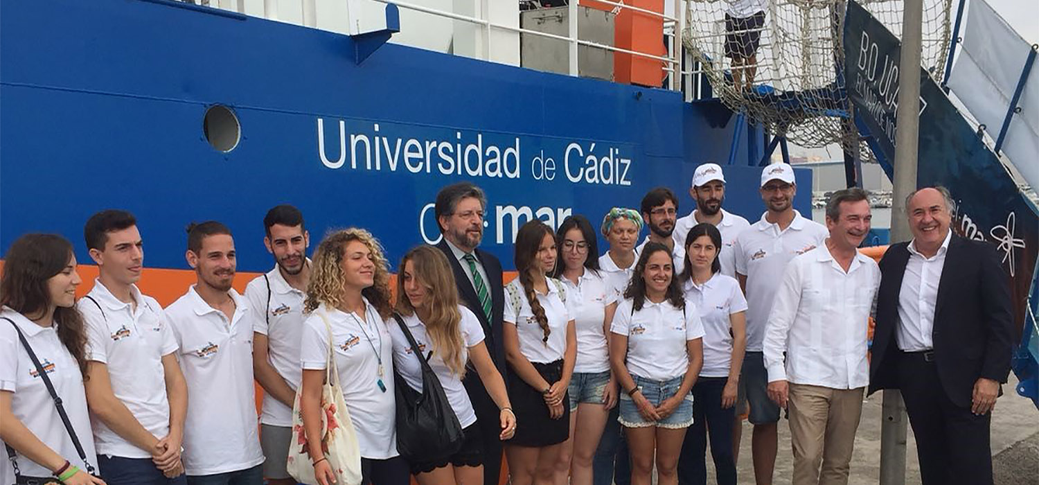 El buque UCADIZ atraca en Algeciras con el Curso de Verano ‘Mares de Andalucía’ del CEI·Mar