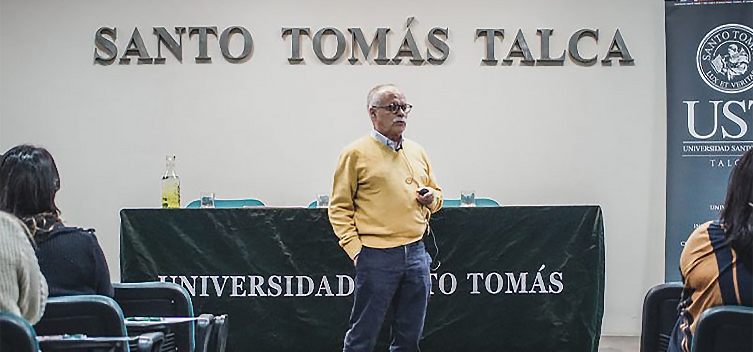 El catedrático Manuel Aguilar ha participado en el seminario ‘Diálogos entre Educación, Psicología y Sociedad’ en Chile