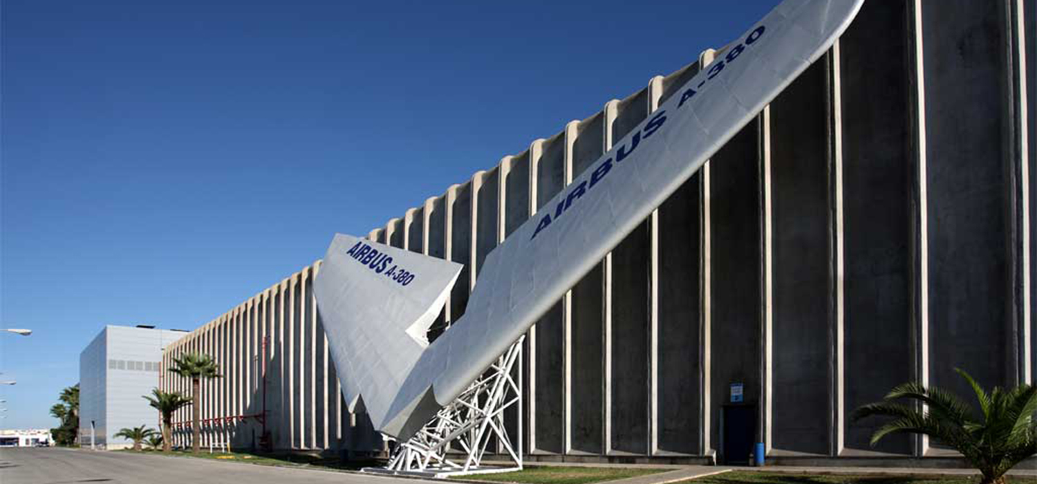UCA y Airbus lanzan un programa pionero de tesis industriales en el ámbito aeroespacial