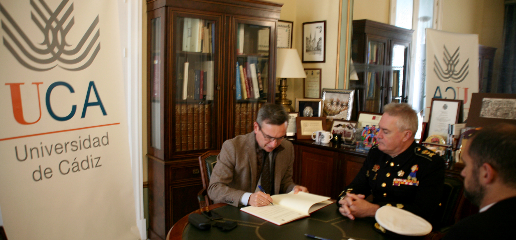 Universidad de Cádiz y Ministerio de Defensa firman un protocolo general de actuación para colaborar en docencia e investigación