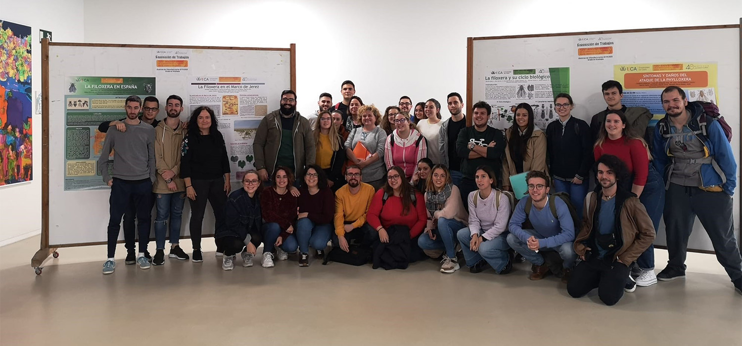 Alumnado de Enología pone en marcha una exposición del 125º aniversario de la filoxera en el Marco de Jerez
