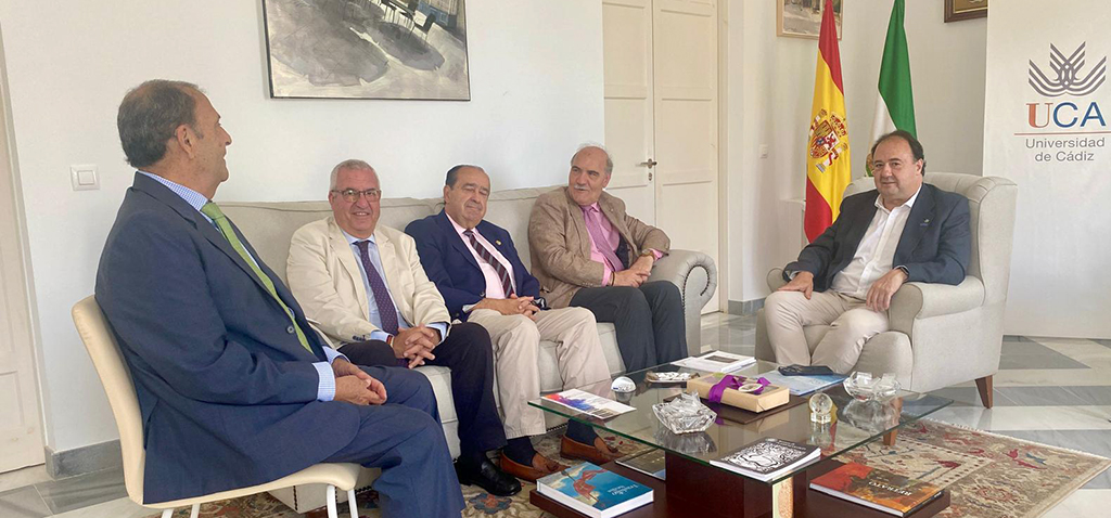 UCA y Consejo de Hermandades y Cofradías de Cádiz refuerzan sus lazos de cooperación