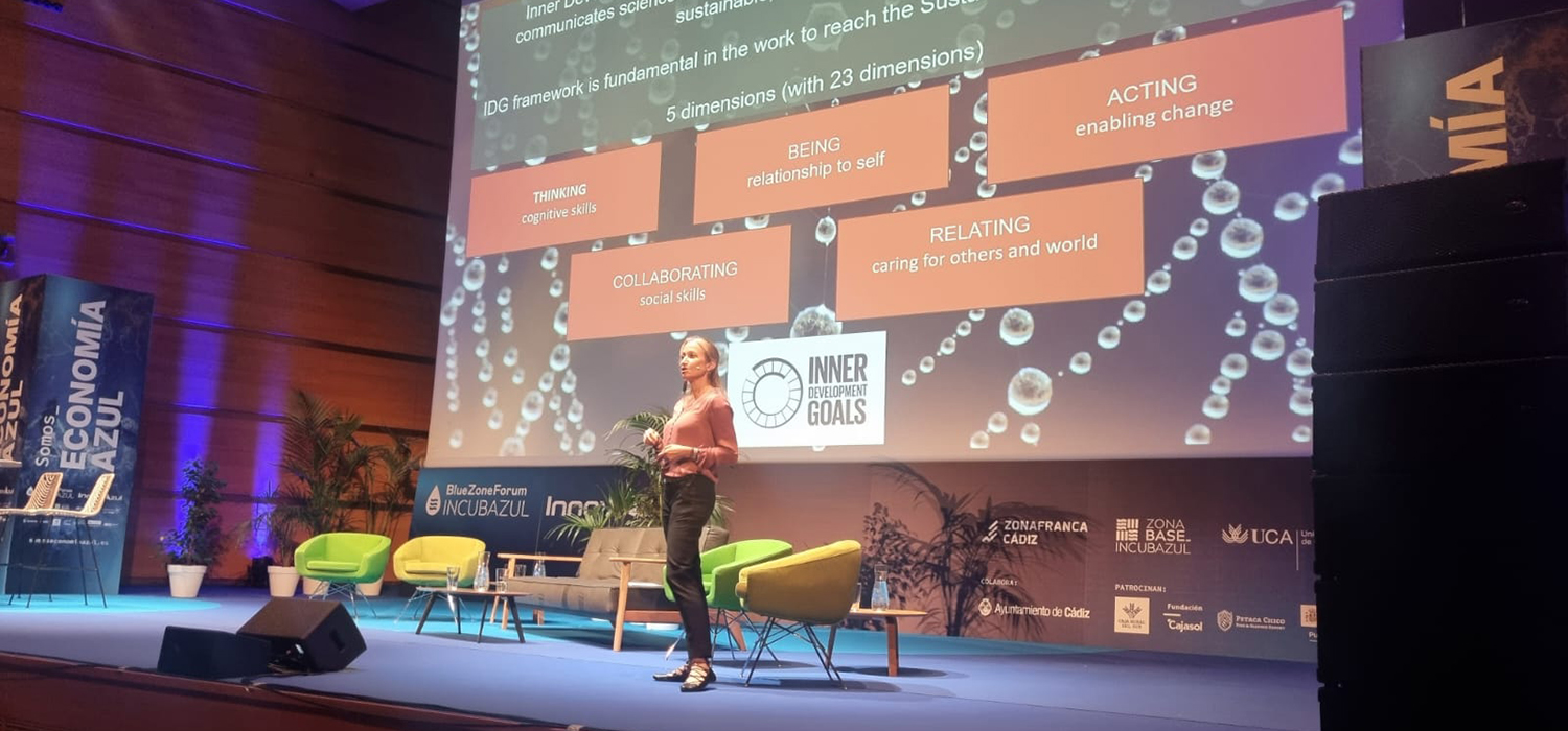 Celine Cousteau defiende la importancia de la interconexión entre economía, naturaleza y salud en la apertura del Blue Zone Forum-Innovazul 2024