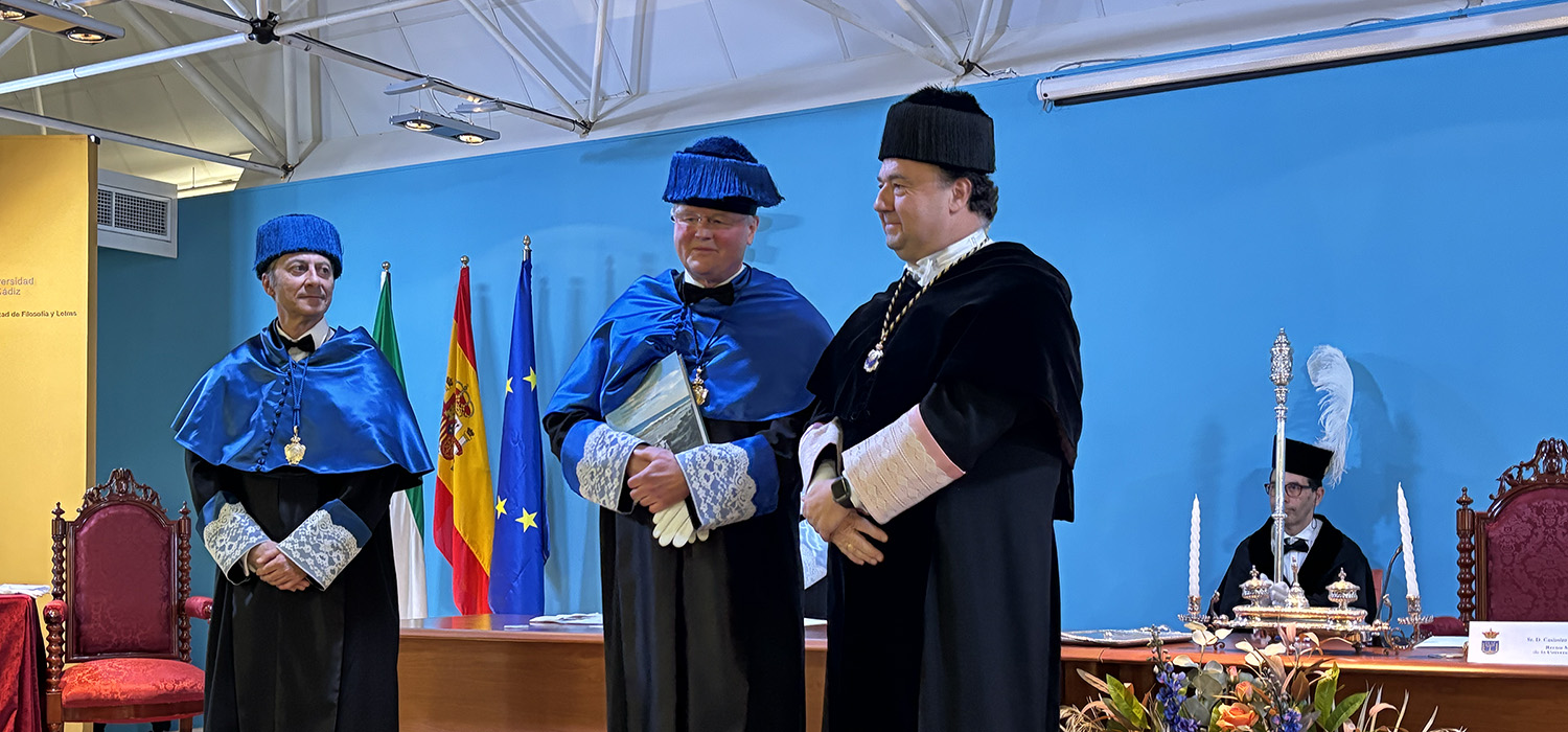 La UCA inviste como doctor Honoris Causa a Ole G. Mouritsen