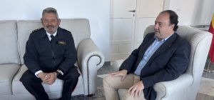 El rector de la UCA se reúne con el subdelegado de Defensa de Cádiz