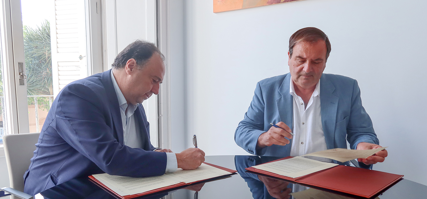 La UCA y la Asociación de Donantes de Sangre de Cádiz firman un convenio para promover la donación y la investigación