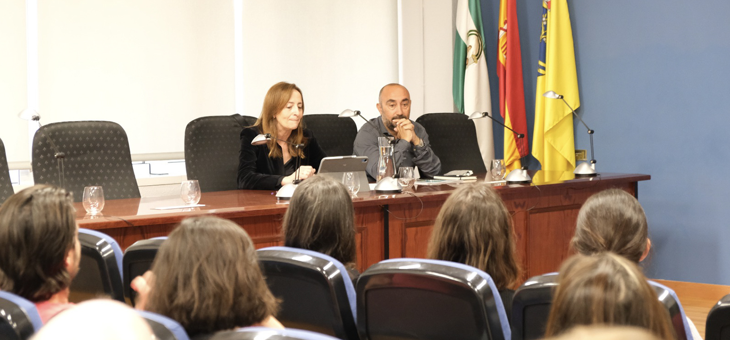 La Universidad de Cádiz inaugura SOMA 2025 con ciencia ilustrada y compromiso ambiental